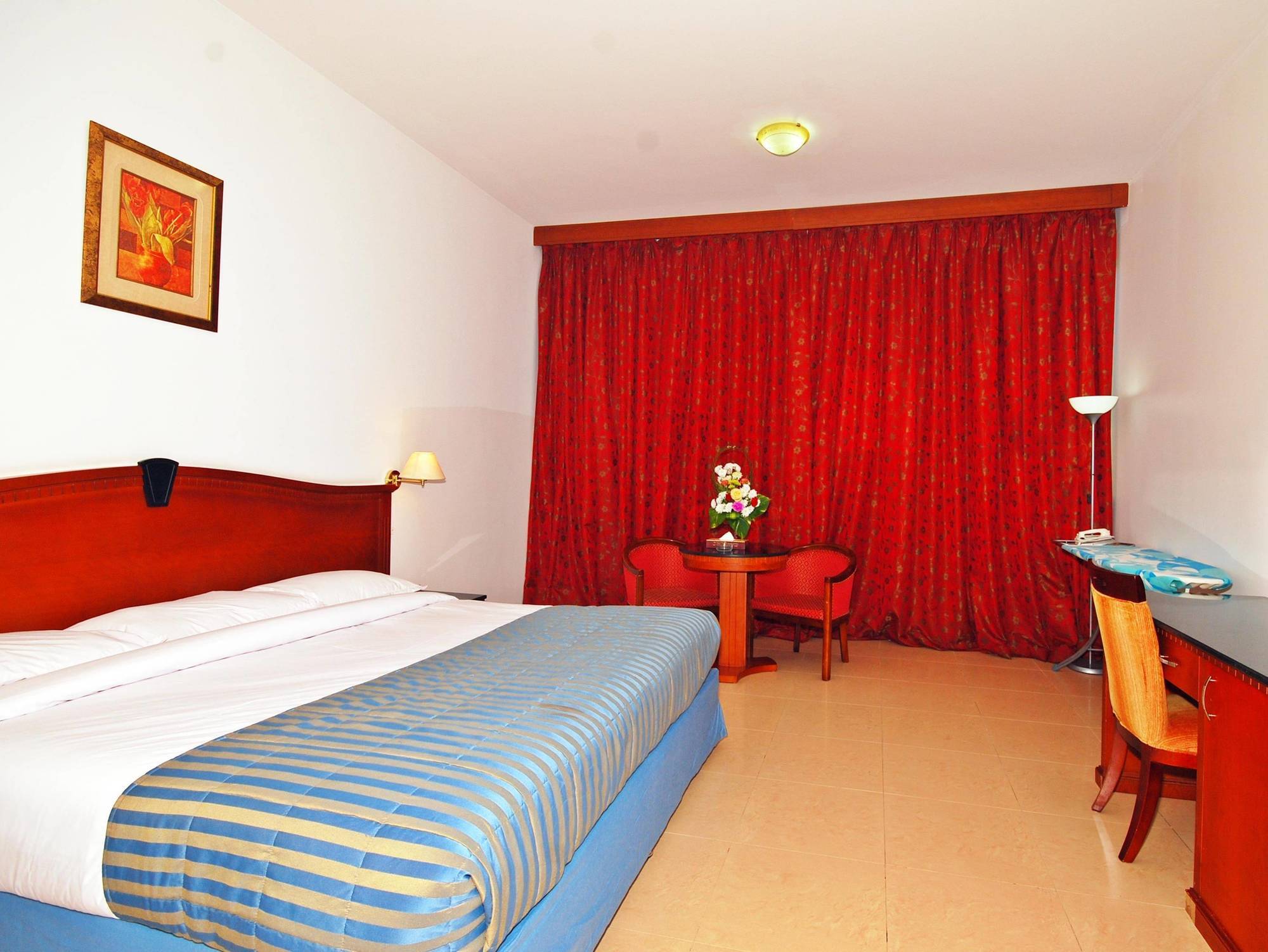 אבו דאבי Ramee Garden Hotel Apartments מראה חיצוני תמונה